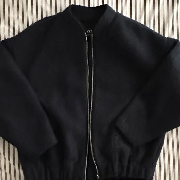 Zara OVERSIZED BOUCLE BOMBER
MIDNIGHT BLACK - Picture 3 of 4